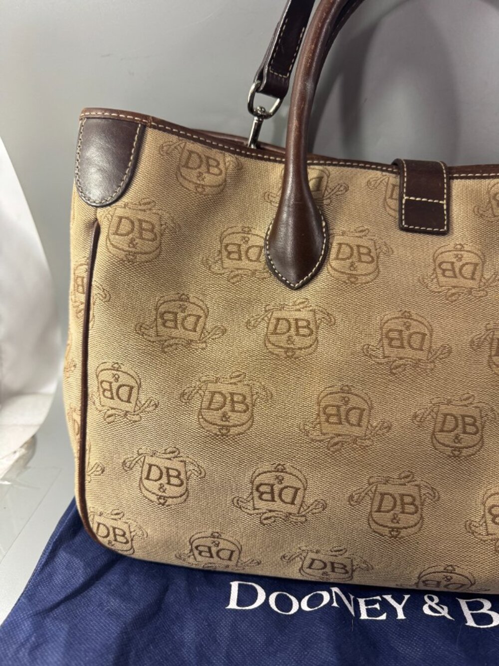 Vintage Dooney & Bourke Classic Signature Monogram Tote with Matching Pouch - Picture 6 of 15